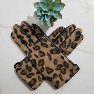 H&M Leopard Gloves
